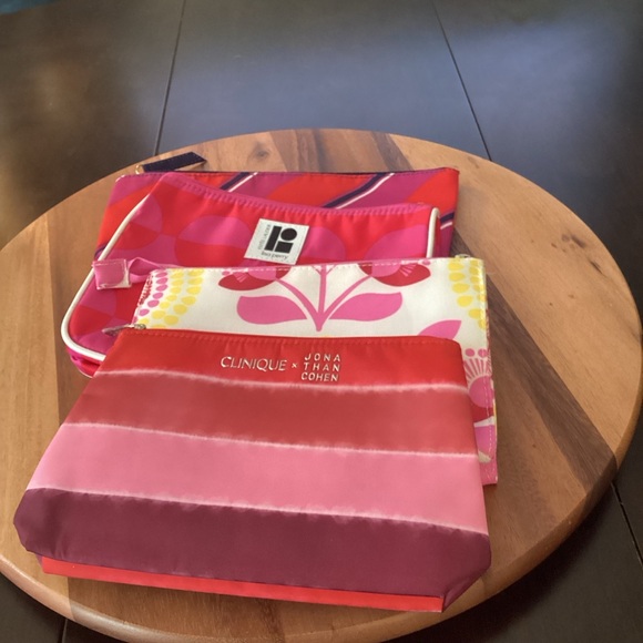 Clinique Handbags - Clinique Jonathan Cohen, Avon &  Estee Lauder Lisa Perry Makeup Bag Bundle (4).